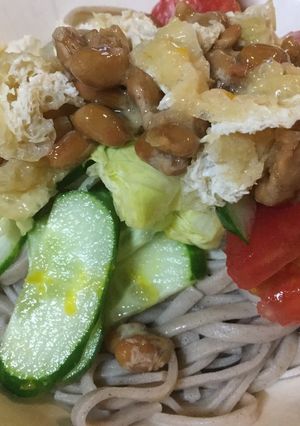 ちょいキツネ。納豆サラダ蕎麦-レシピのメイン写真