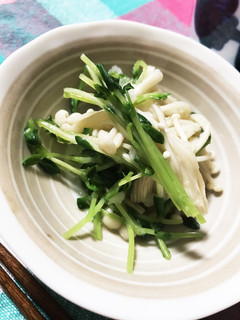 簡単・もう一品☆えのきと豆苗のレンチン-レシピのメイン写真