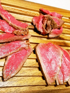炊飯器で簡単ローストビーフ~玉葱ソース~-レシピのメイン写真