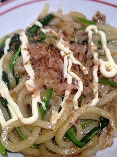 【低蛋白・減塩】ほうれん草マヨ焼きうどん-レシピのメイン写真
