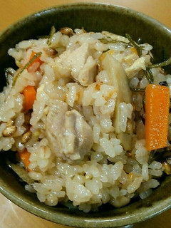 【健康的】もち麦入り鶏ごぼうご飯-レシピのメイン写真