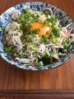 ごま油と薬味香る釜揚げしらす丼-レシピのメイン写真