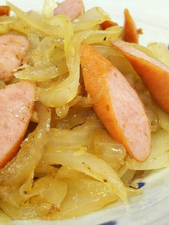 たっぷり玉ねぎとウインナーのめんつゆ炒め-レシピのメイン写真