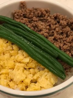 にんにく香る肉そぼろが美味しい、3色丼!-レシピのメイン写真