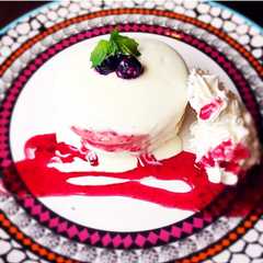 ヨーグルトソースのパンケーキ-レシピのメイン写真