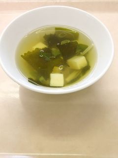 豆腐とわかめのすまし汁-レシピのメイン写真