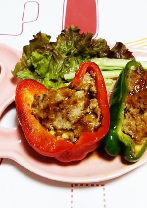 パプリカとピーマンの肉詰め-レシピのメイン写真