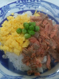 鮭のアラでそぼろ丼-レシピのメイン写真