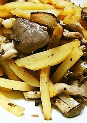 じゃがいもとひらたけのガリバタポン酢炒め-レシピのメイン写真