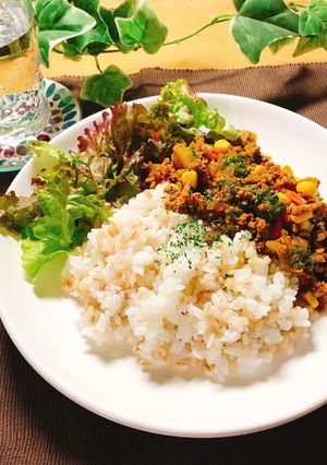 ゴーヤとコーンの夏野菜もち麦ドライカレー-レシピのメイン写真