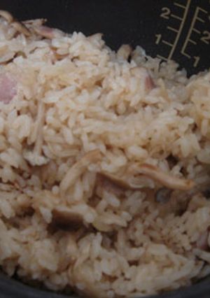 簡単♪炊飯器できのことにんにくのピラフ-レシピのメイン写真