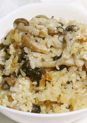 旨味とコクのシメジの炊き込みご飯-レシピのメイン写真