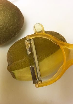簡単★キウイフルーツの剥き方-レシピのメイン写真