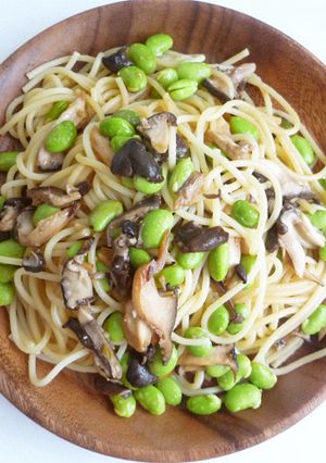 霜ふりひらたけと枝豆のバター醤油パスタ-レシピのメイン写真