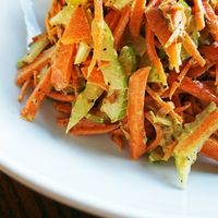 基本からアレンジまで！思わずつくりたくなる「にんじん サラダ セロリ