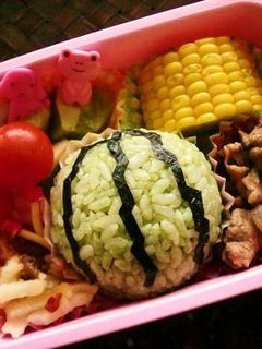 簡単★すいかのデコおにぎり♪-レシピのメイン写真