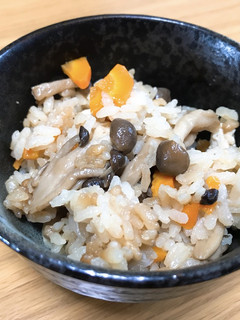 しめじと鶏肉の炊き込みご飯-レシピのメイン写真