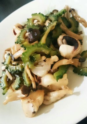 ゴーヤとゲソのバター醤油炒め-レシピのメイン写真