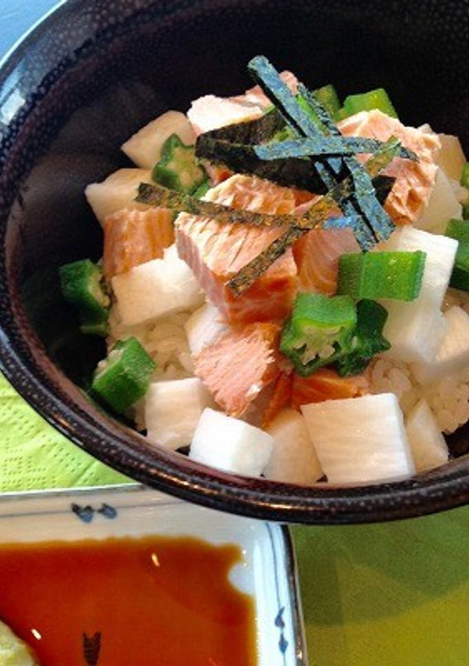 サラダサーモンを使用した和風丼-レシピのメイン写真
