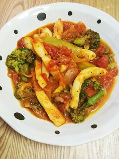 イカとブロッコリーのトマト煮込み-レシピのメイン写真