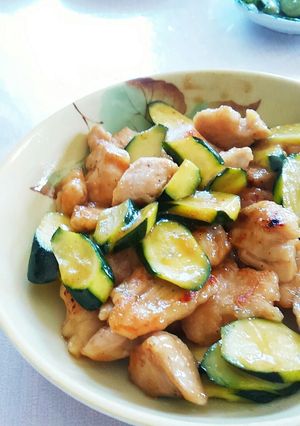 鶏むね肉とズッキーニのポン酢炒め-レシピのメイン写真