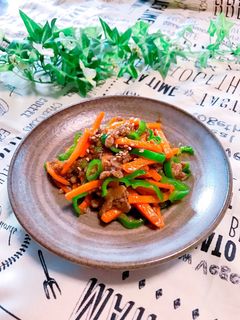 ピーマンとにんじんde♡ひき肉炒め-レシピのメイン写真