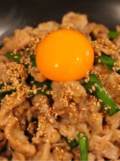 スタミナ満点!豚バラ肉のガリニラ炒め-レシピのメイン写真