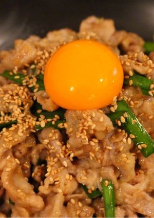 スタミナ満点！豚バラ肉のガリニラ炒め-レシピのメイン写真