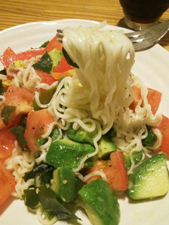インスタントラーメンnoアボカドパスタ-レシピのメイン写真