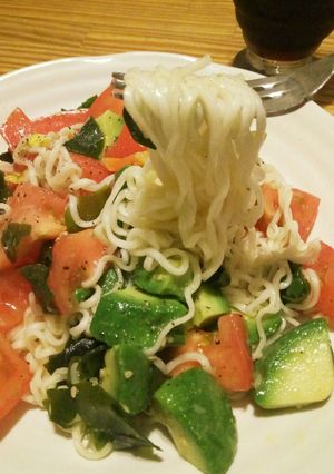 インスタントラーメンnoアボカドパスタ-レシピのメイン写真