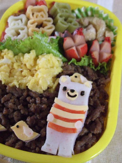 クマさんと小鳥のそぼろ弁当(キャラ弁)-レシピのメイン写真