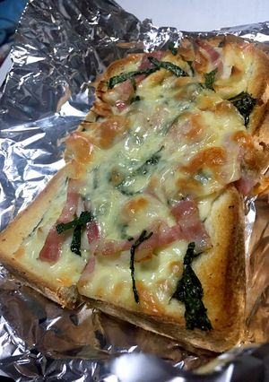 大葉とごま油のトーストピザ-レシピのメイン写真