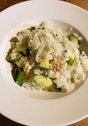 豆腐とズッキーニのシンプル炒飯-レシピのメイン写真
