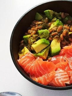 アボカドとサーモンのねばねば丼-レシピのメイン写真