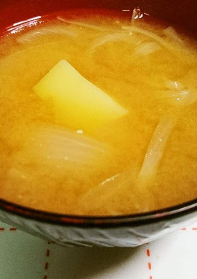 簡単★じゃがいもと玉ねぎの味噌汁-レシピのメイン写真