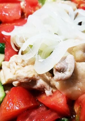 夏に❤鶏肉とキューリとトマトのサラダ♪-レシピのメイン写真