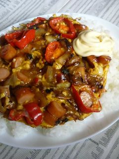 赤ピーマン+ウィンナーオムレツのカフェ丼-レシピのメイン写真