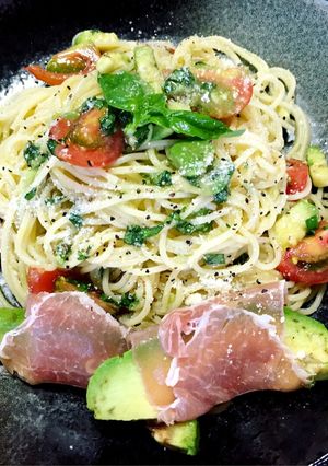 フルーツトマトとアボガドのパスタ-レシピのメイン写真