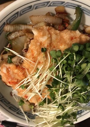 豆板醤とろろがけ豚野菜丼-レシピのメイン写真