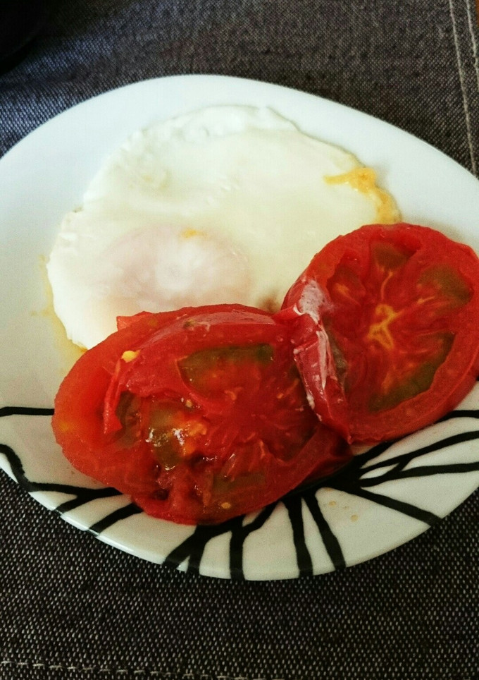 目玉焼き 焼きトマト添え-レシピのメイン写真
