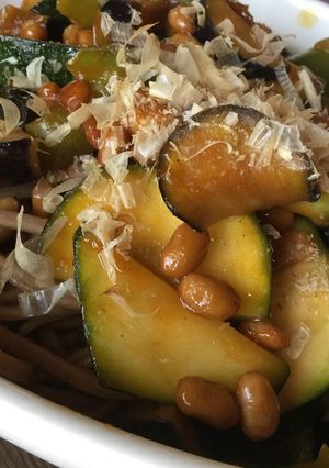 納豆と夏野菜のケチャップ蕎麦-レシピのメイン写真