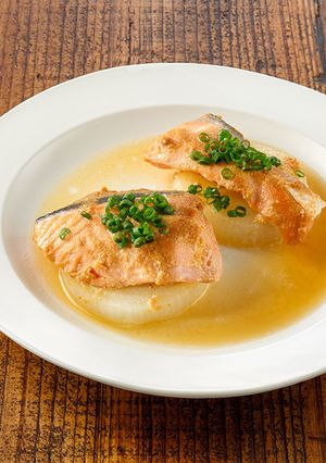 生鮭とたまねぎの味噌煮込み蒸し-レシピのメイン写真