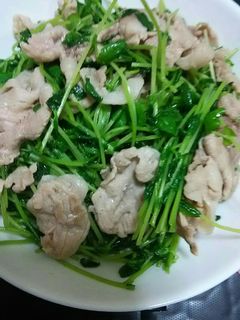 簡単♪豆苗と豚肉のスタミナ炒め-レシピのメイン写真