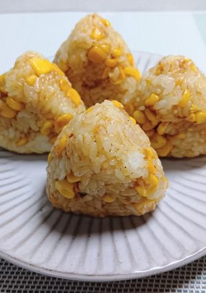バター香る✨カレーコーンおにぎり-レシピのメイン写真