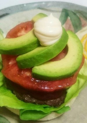 アボカドとまとバーガー-レシピのメイン写真