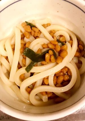茹でて混ぜるだけ！ぴり辛納豆うどん-レシピのメイン写真