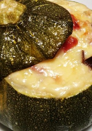 特大丸ズッキーニの肉詰めグラタン-レシピのメイン写真