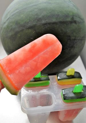 余ったスイカの活用方法♪すいかアイスバ−-レシピのメイン写真