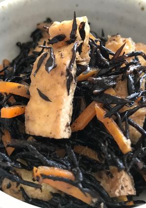 簡単！胡麻油香るひじきと油揚げの煮物-レシピのメイン写真