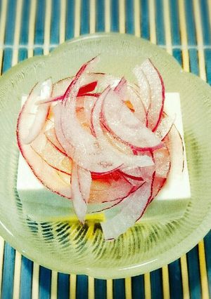 紫玉ねぎとごま油の塩冷奴-レシピのメイン写真